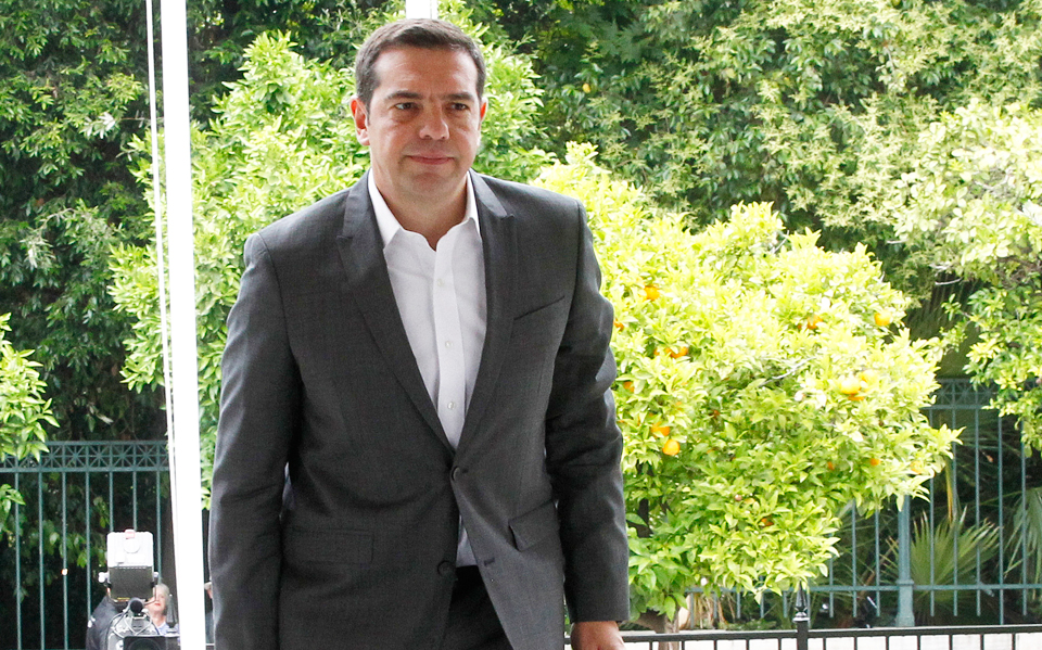 μπαράζ-νομοσχεδίων-στη-βουλή-με-το-βλέ-2205942