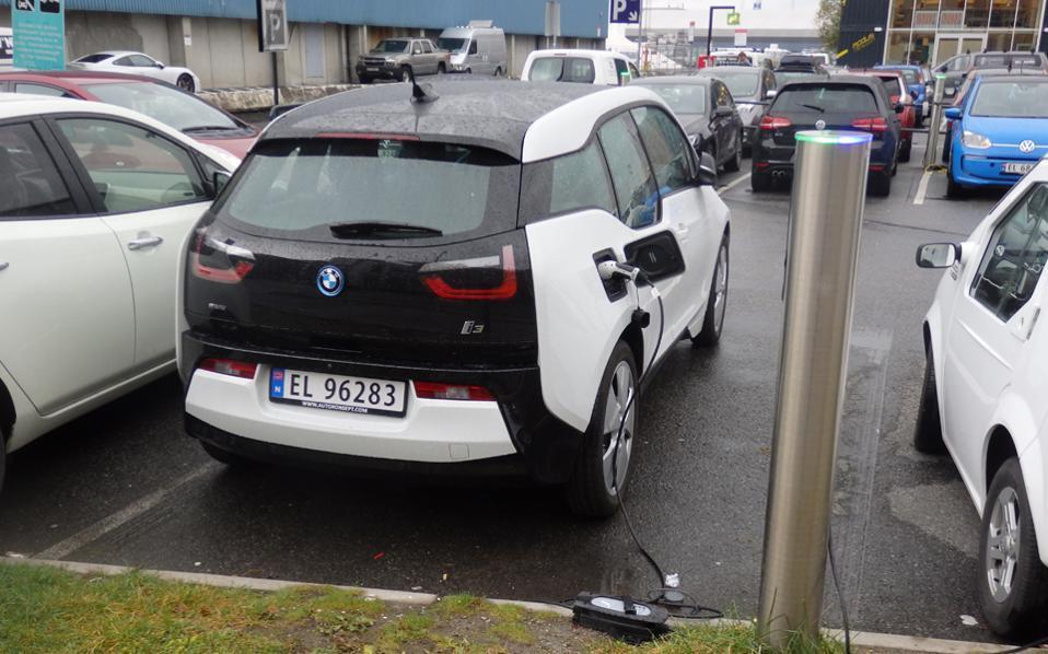 η-ηλεκτροκίνηση-απειλεί-το-γερμανικό-2207009