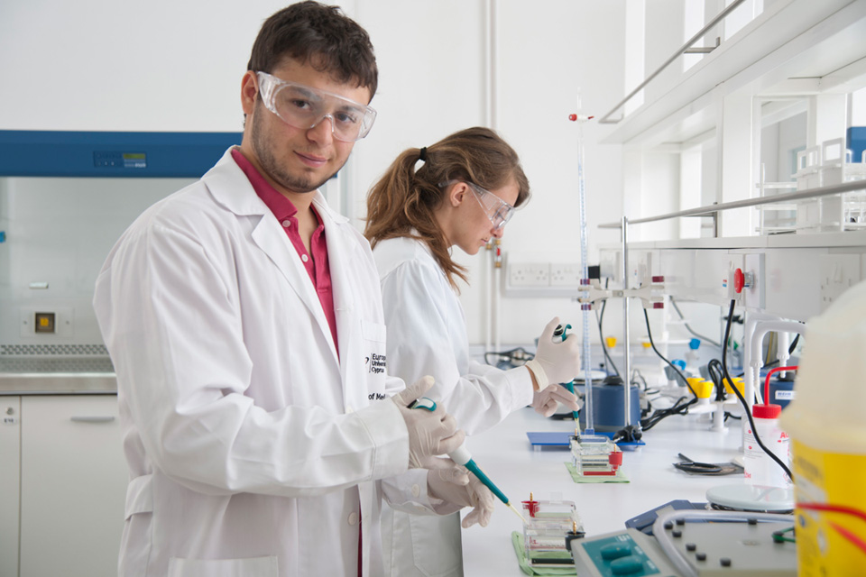 φαρμακευτική-h-συναρπαστική-επιστήμ-2204436