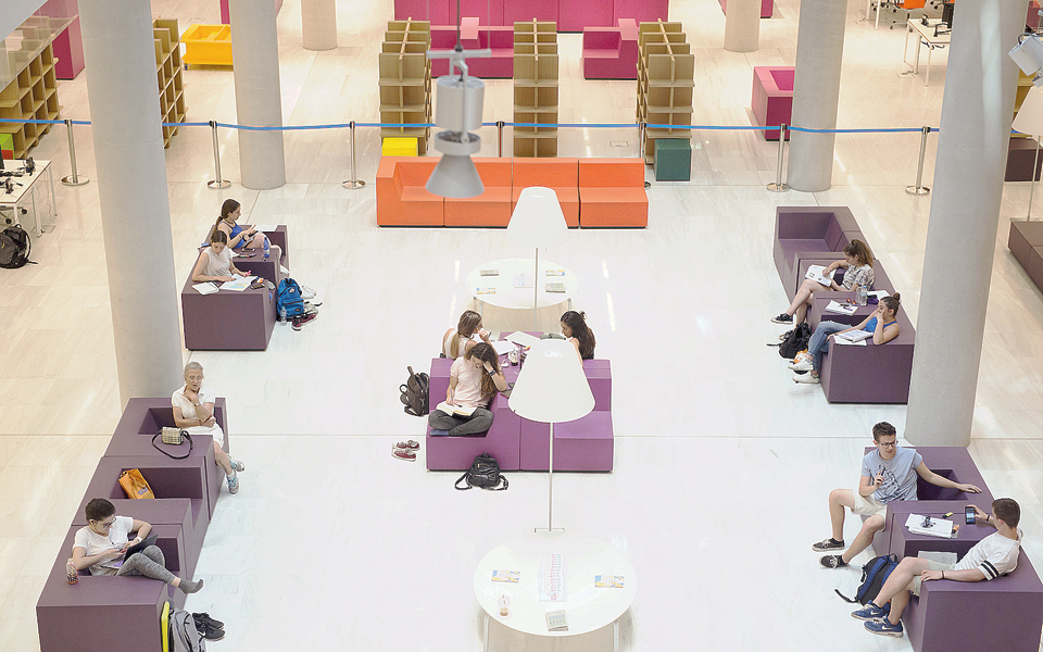 στο-αναγνωστήριο-του-κέντρου-πολιτισ-2204666