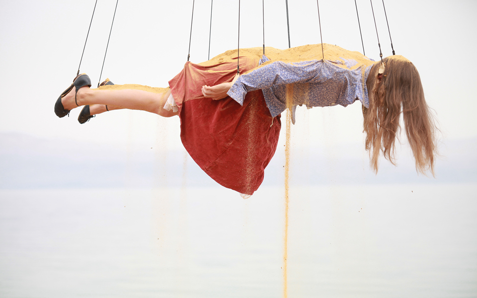 μια-μπιενάλε-που-αντέχει-2206812