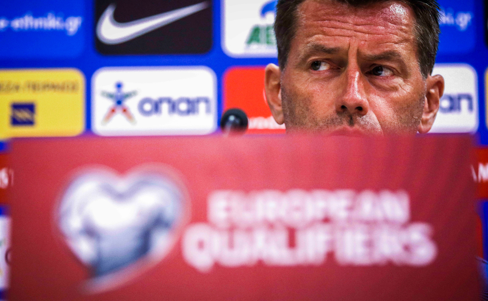 φουλ-επίθεση-από-τον-σκίμπε-με-εσθονία-2206961