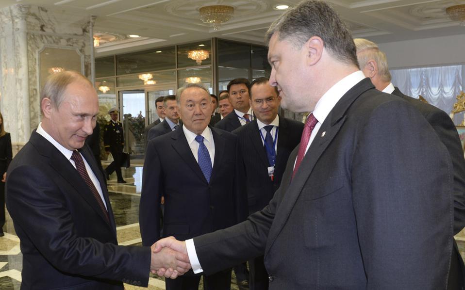 μέρκελ-μακρόν-καλούν-πούτιν-και-πορο-2206589