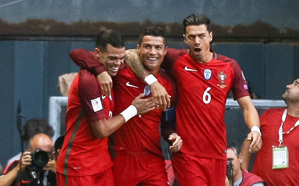 ρεκόρ-ο-ρονάλντο-παραπαίει-η-ολλανδία-2207407