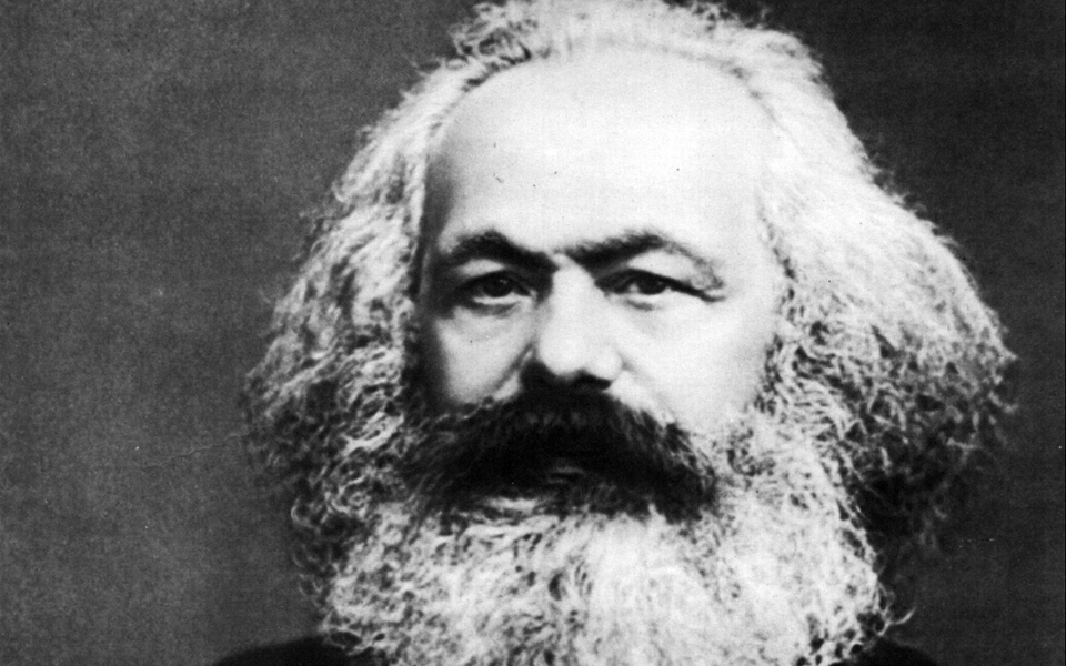 στο-ένα-χέρι-το-κεφάλαιο-και-στο-άλλο-2208082