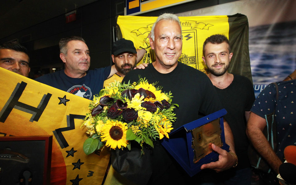 ν-γκάλης-εφυγε-θρύλος-επέστρεψε-μύ-2208728