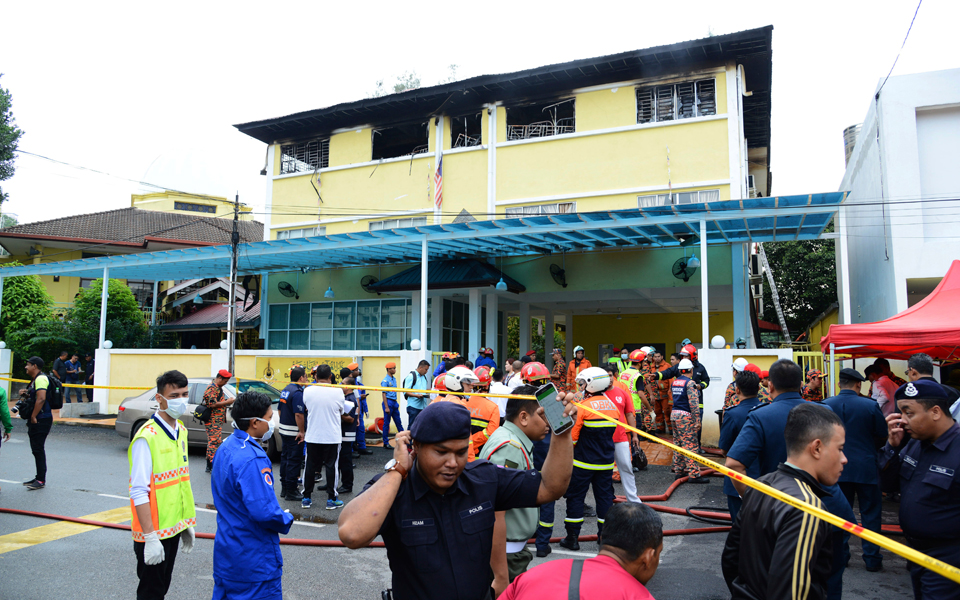 μαλαισία-τουλάχιστον-25-νεκροί-από-πυρκ-2209033