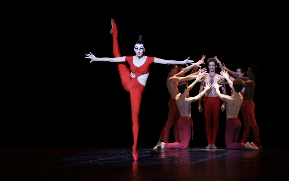 τα-μπαλέτα-μπεζάρ-στην-αθήνα-2209347