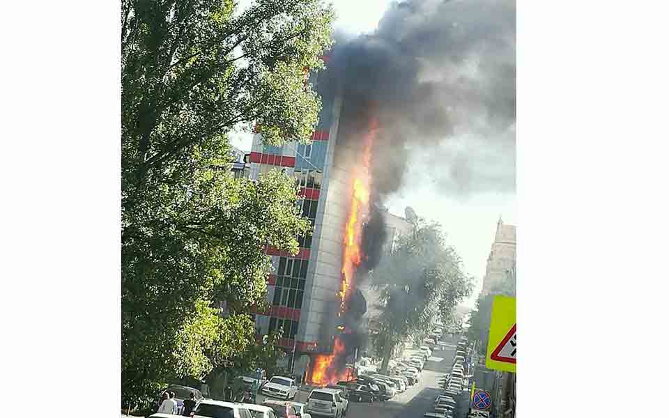 ρωσία-δύο-νεκροί-μετά-από-πυρκαγιά-σε-ξ-2210317