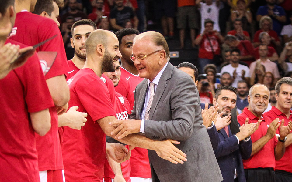 συγκίνηση-και-λάμψη-για-τον-ιβκοβιτς-2210216