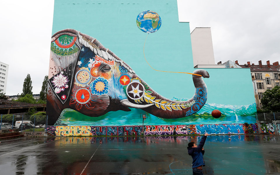 η-κατάθλιψη-χτυπάει-την-πόρτα-σε-εφήβο-2210207