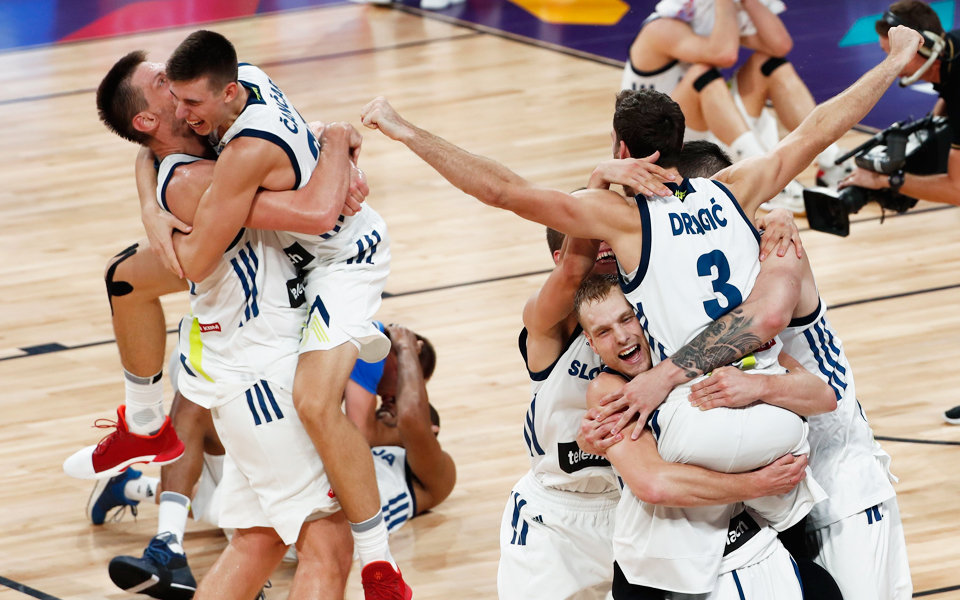 μόνη-της-και-επισήμως-η-ευρωλίγκα-2210534