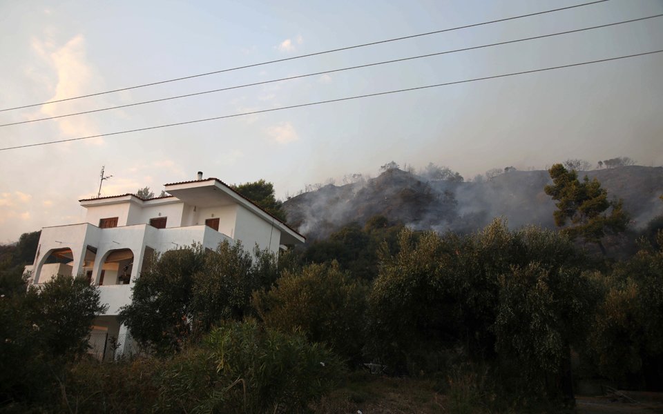 χαλκιδική-υπο-μερικό-έλεγχο-η-πυρκαγι-2210527