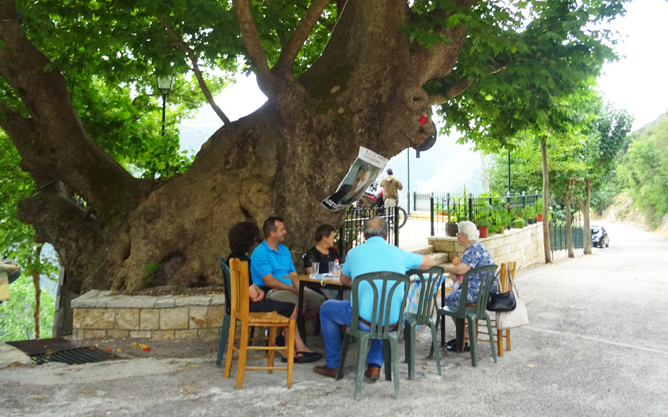 τα-ελληνικά-χωριά-ερημώνουν-2210587