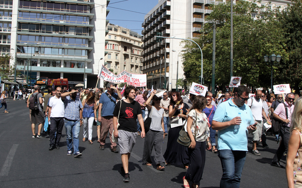 με-καταλήψεις-σε-υπουργεία-απειλεί-η-α-2210970