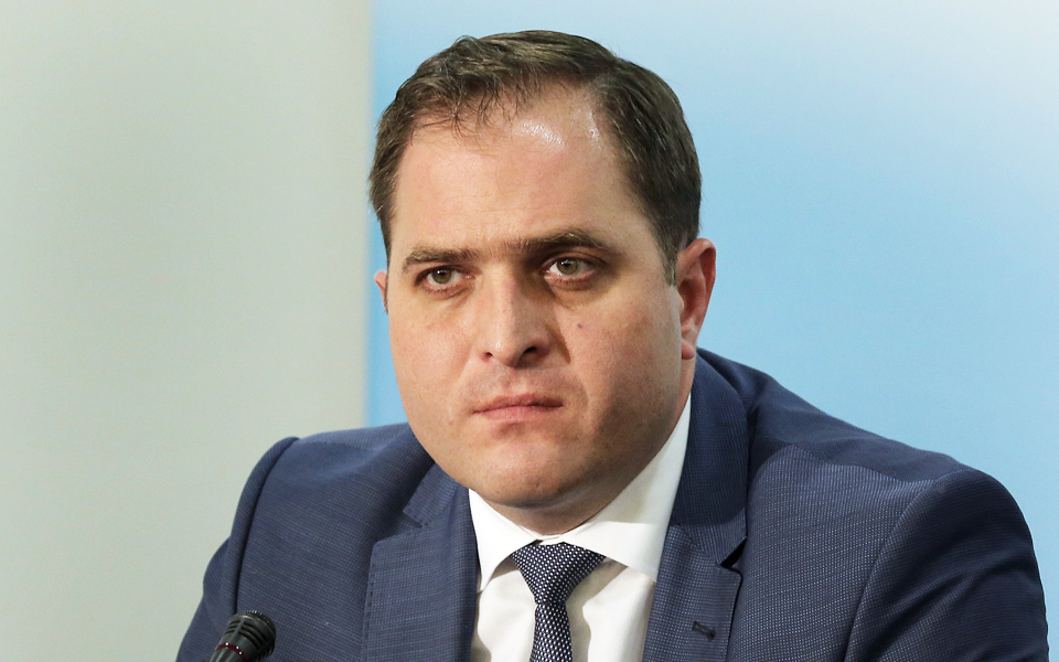 μπόνους-και-μεταθέσεις-στο-σχέδιο-αξι-2210977