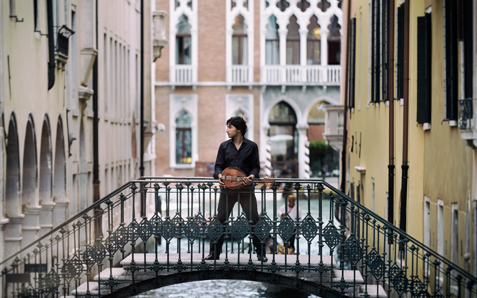 νέα-σεζόν-με-γνωστά-ονόματα-και-φρέσκε-2211482