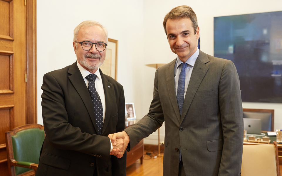 μητσοτάκης-είμαστε-με-τους-πολλούς-2211611