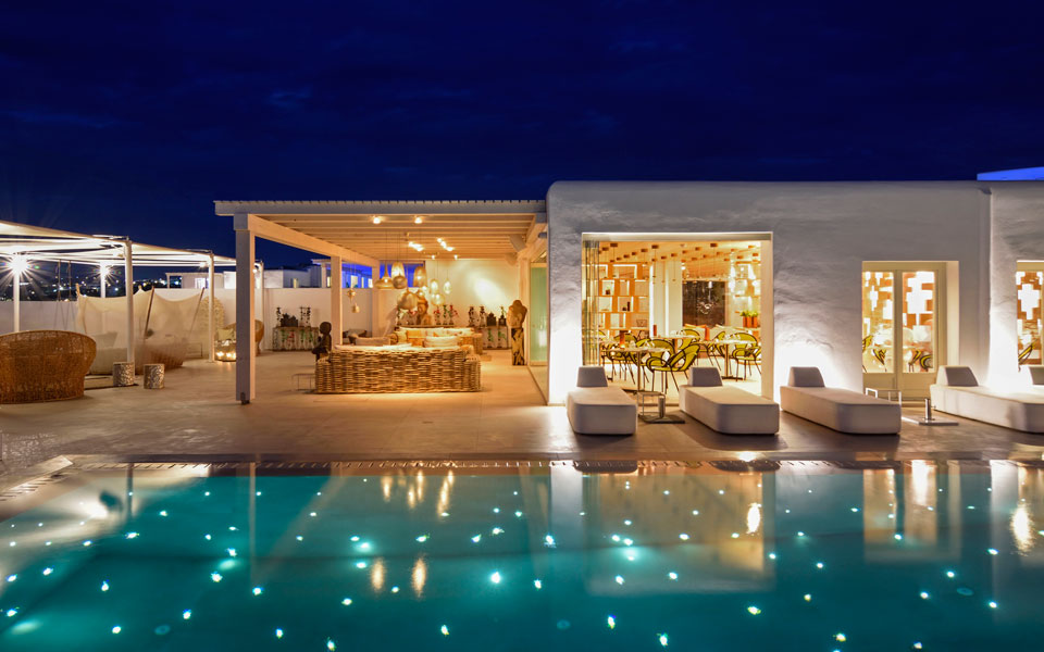 το-myconian-naia-luxury-suites-εντάσσεται-στο-δυναμικό-του-ο-2210852