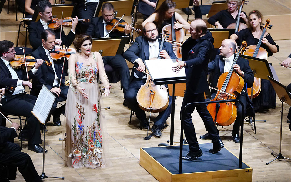 η-ντινάρα-αλίεβα-τιμά-τη-μαρία-κάλλας-2211495