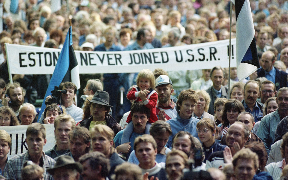 η-εσθονία-ανάμεσα-σε-δύο-γίγαντες-2208153