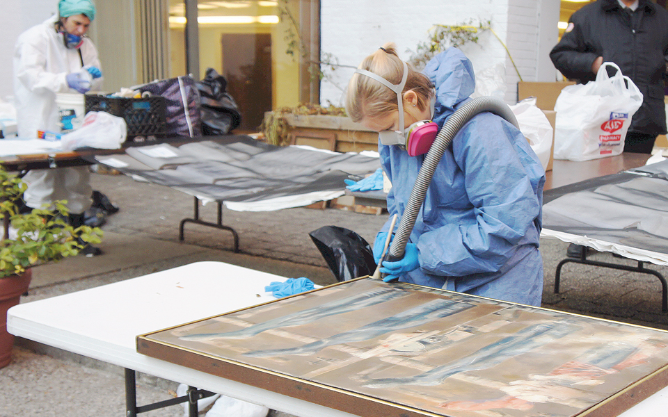 η-εμακ-των-συντηρητών-που-διασώζει-έ-2207432