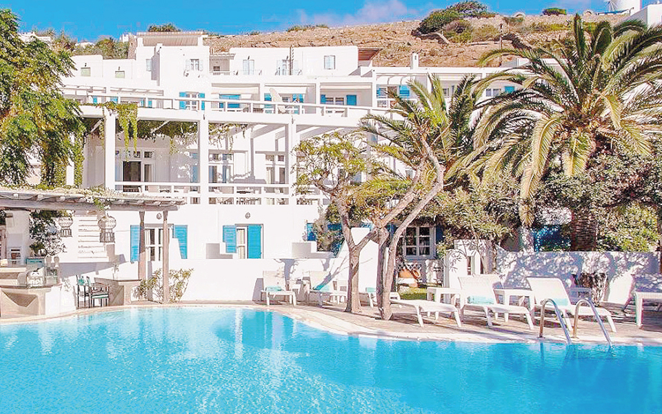 οι-ελληνες-μείωσαν-60-τις-δαπάνες-για-τα-2208342