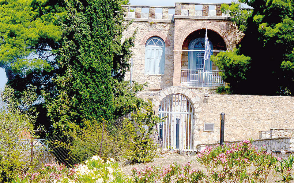 οι-φίλοι-της-πόλεως-των-δελφών-μια-συ-2210040