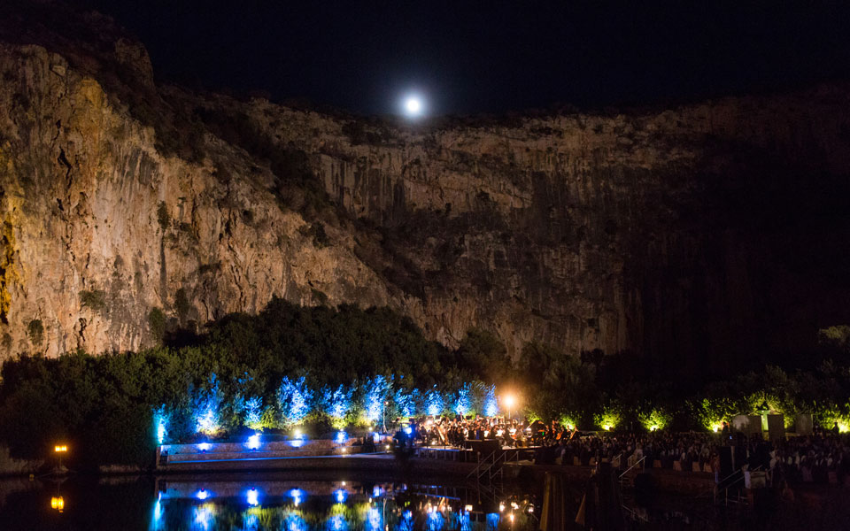γοητευτική-βραδιά-στη-λίμνη-της-βουλι-2209391