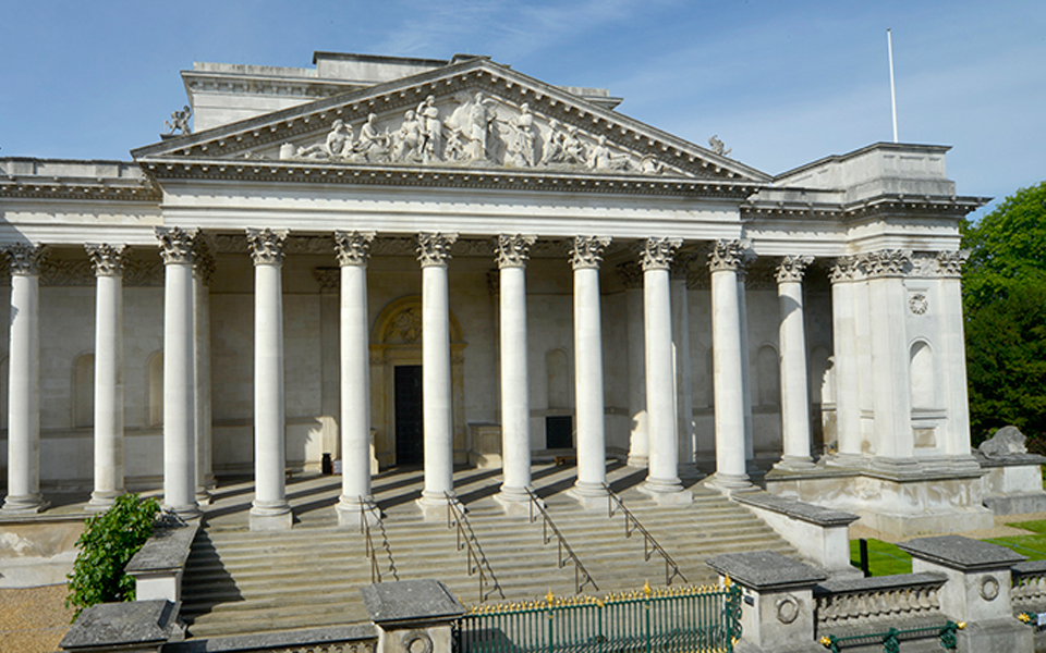 τρεις-κέρινες-χορεύτριες-αποκαλύπτο-2212149