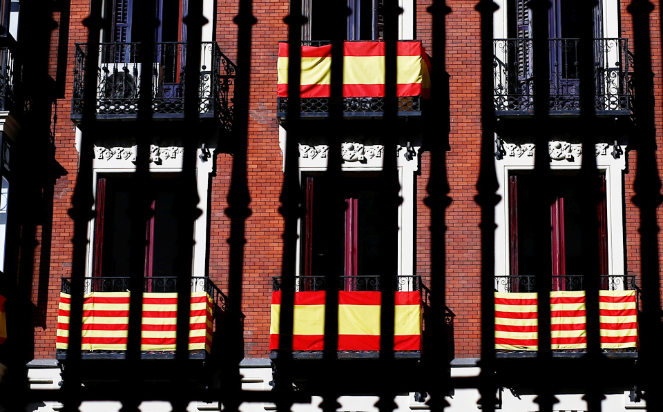 στο-πλευρό-της-μαδρίτης-ο-γιούνκερ-2213651