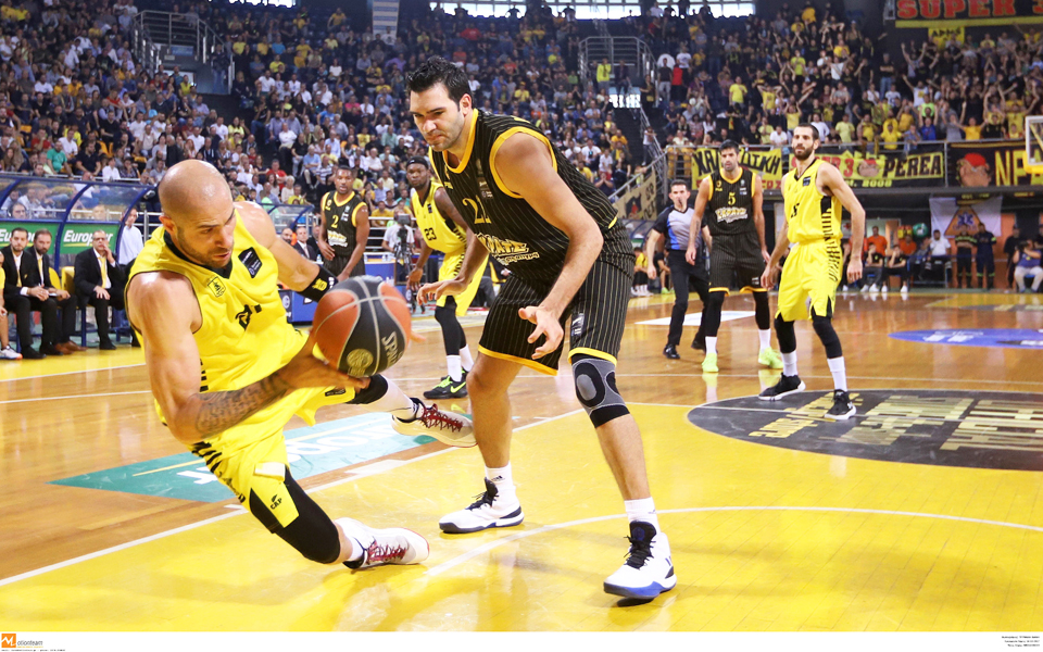 μπάσκετ-μεγάλη-νίκη-της-αεκ-στη-βενετί-2214085