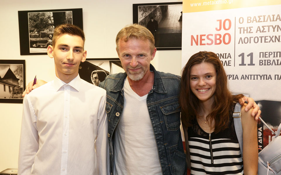 ενα-απόγευμα-με-τον-ντετέκτιβ-χάρι-χόλ-2214174