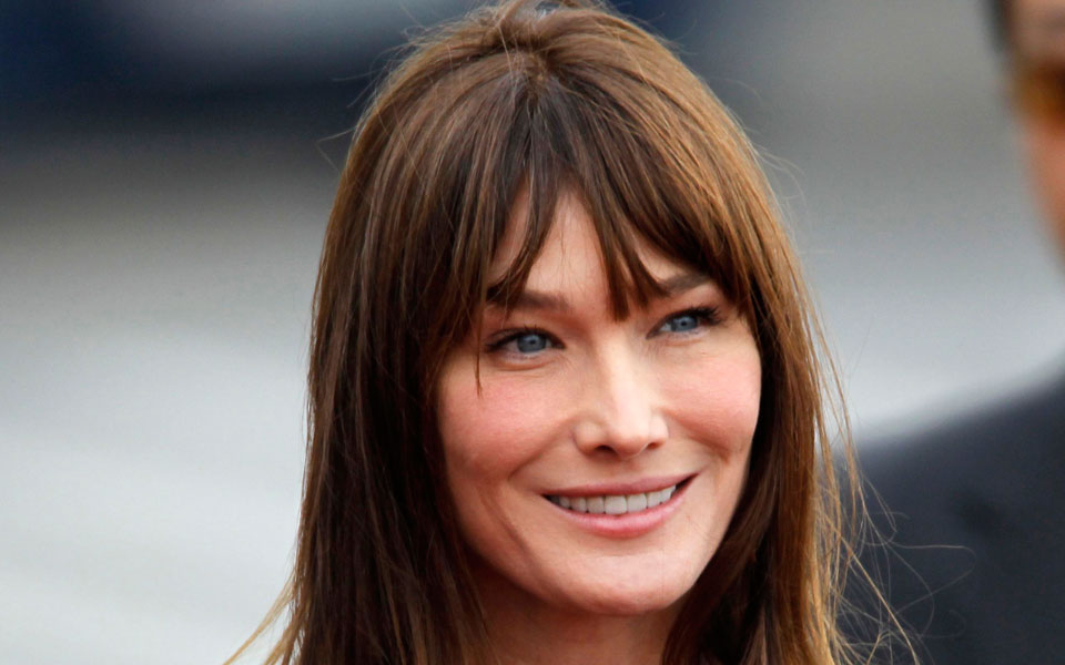 κάρλα-μπρούνι-αισθάνομαι-πολύ-κοντά-2214620