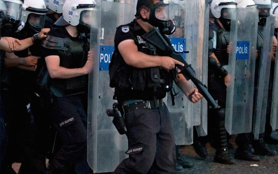 τουρκία-μεγάλη-επιχείρηση-για-τη-σύλλ-2215107