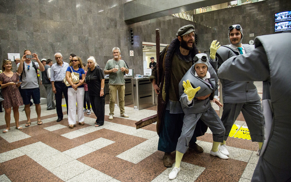 σκηνή-παιδικού-θεάτρου-το-μετρό-αναζη-2215270