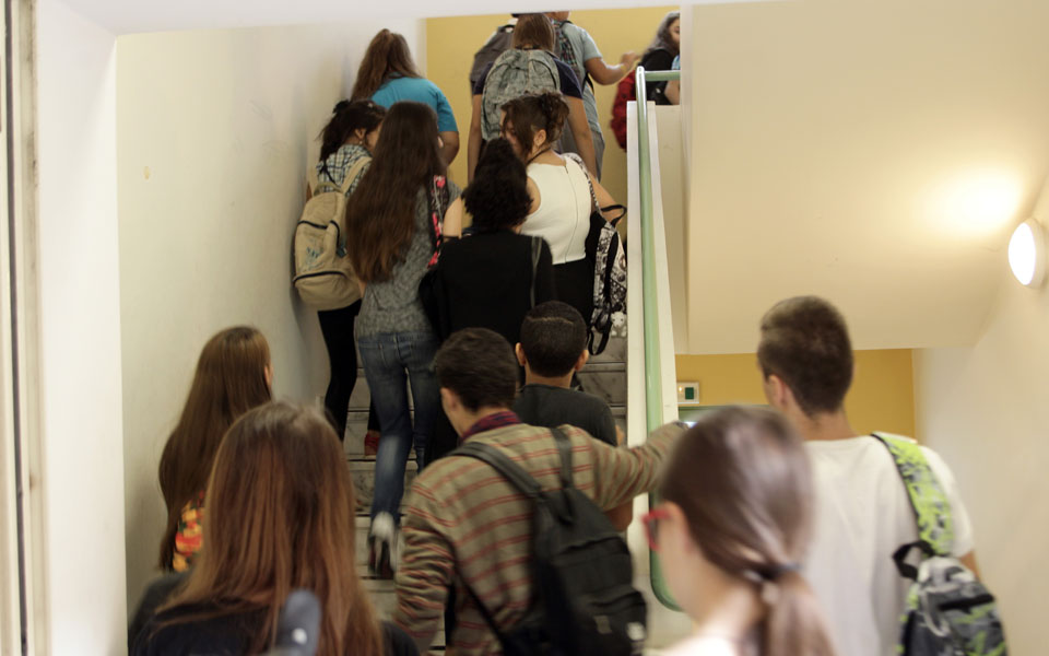 εκπαιδευτικοί-σε-ρόλο-μπαλαντέρ-2215360