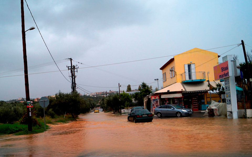 πνίγηκε-η-κρήτη-από-την-κακοκαιρία-2215184
