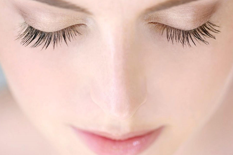 το-μυστικό-για-φυσικές-μακριές-βλεφαρ-2215030