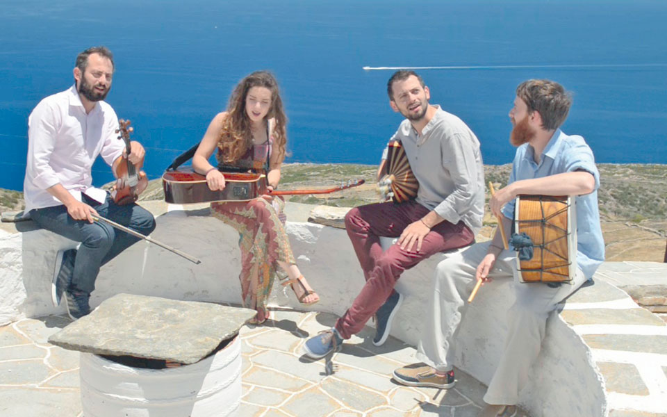 η-παράδοση-επιβιώνει-γιατί-αφορά-παρ-2214530