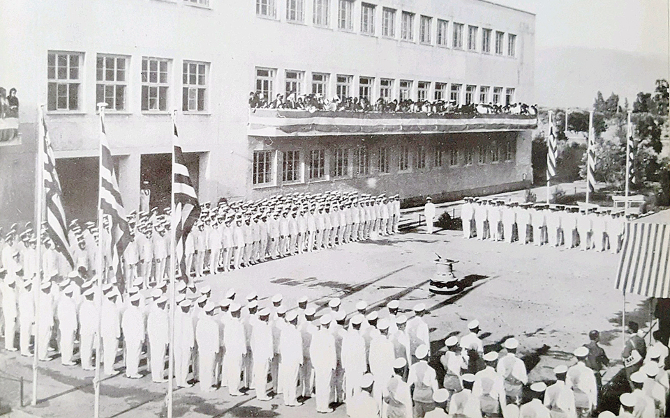 ναυτική-εκπαίδευση-ο-τροφοδότης-το-2213727