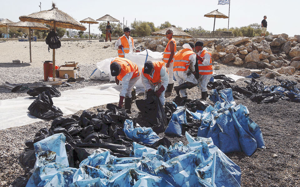 σαρωνικός-παραμένει-η-ρύπανση-από-το-ν-2213072