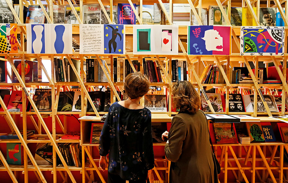 το-βιβλίο-στο-προσκήνιο-2213343