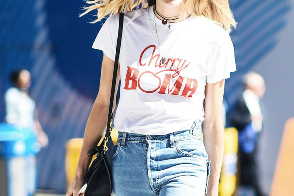 αυτό-είναι-το-t-shirt-που-φοράνε-όλα-τα-it-girls-2214865