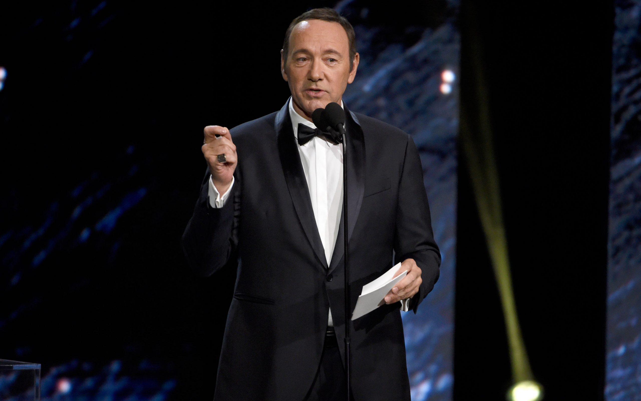 ο-κέβιν-σπέισι-παραδέχεται-πως-είναι-ο-2215520