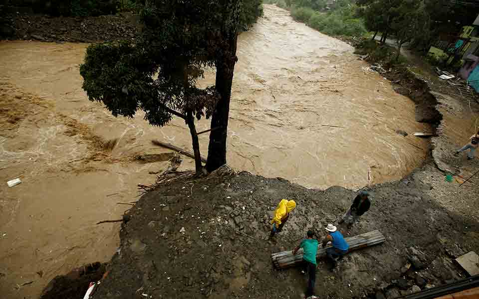 είκοσι-νεκροί-στην-κεντρική-αμερική-α-2212354