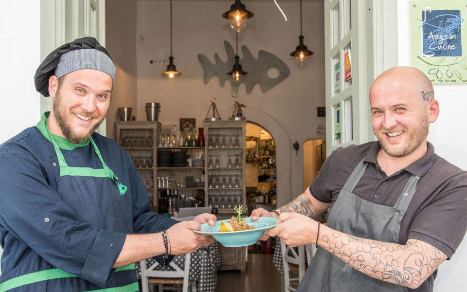 της-καλής-κυκλαδίτικη-ψαροφαγία-2211792