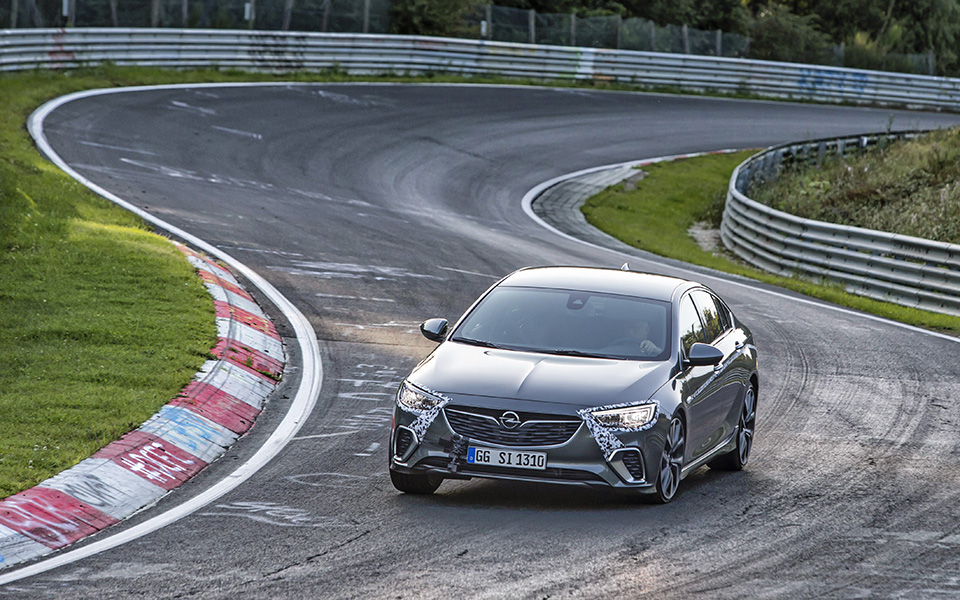το-νέο-opel-insignia-gsi-κατακτά-το-nurburgring-2213889