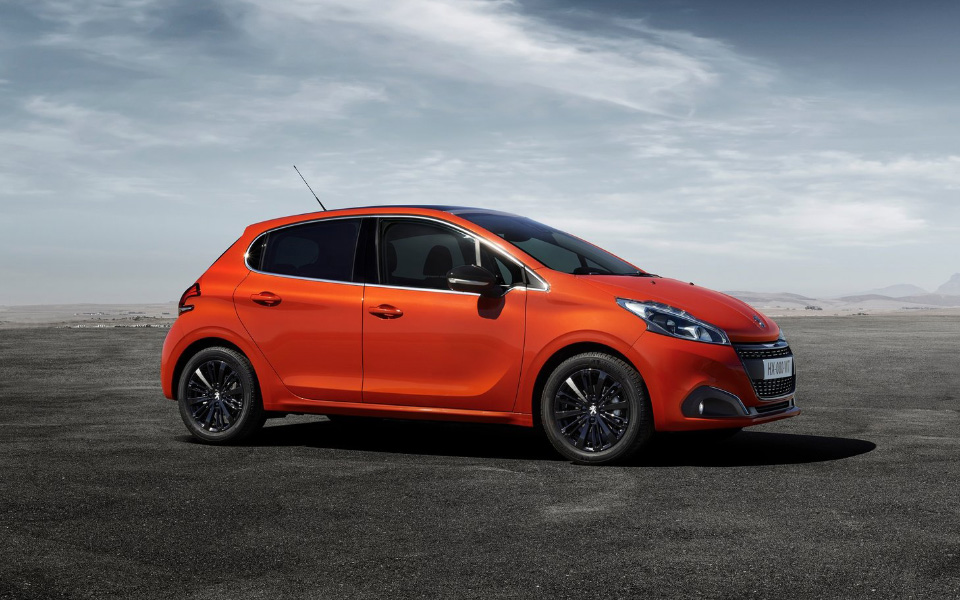 peugeot-208-με-δώρο-ο-πλοηγός-και-η-κάμερα-οπισθο-2214731