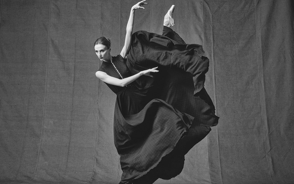 η-σβετλάνα-ζαχάροβα-σε-τρεις-χορογραφ-2214351